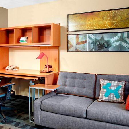 Towneplace Suites Fresno Buitenkant foto