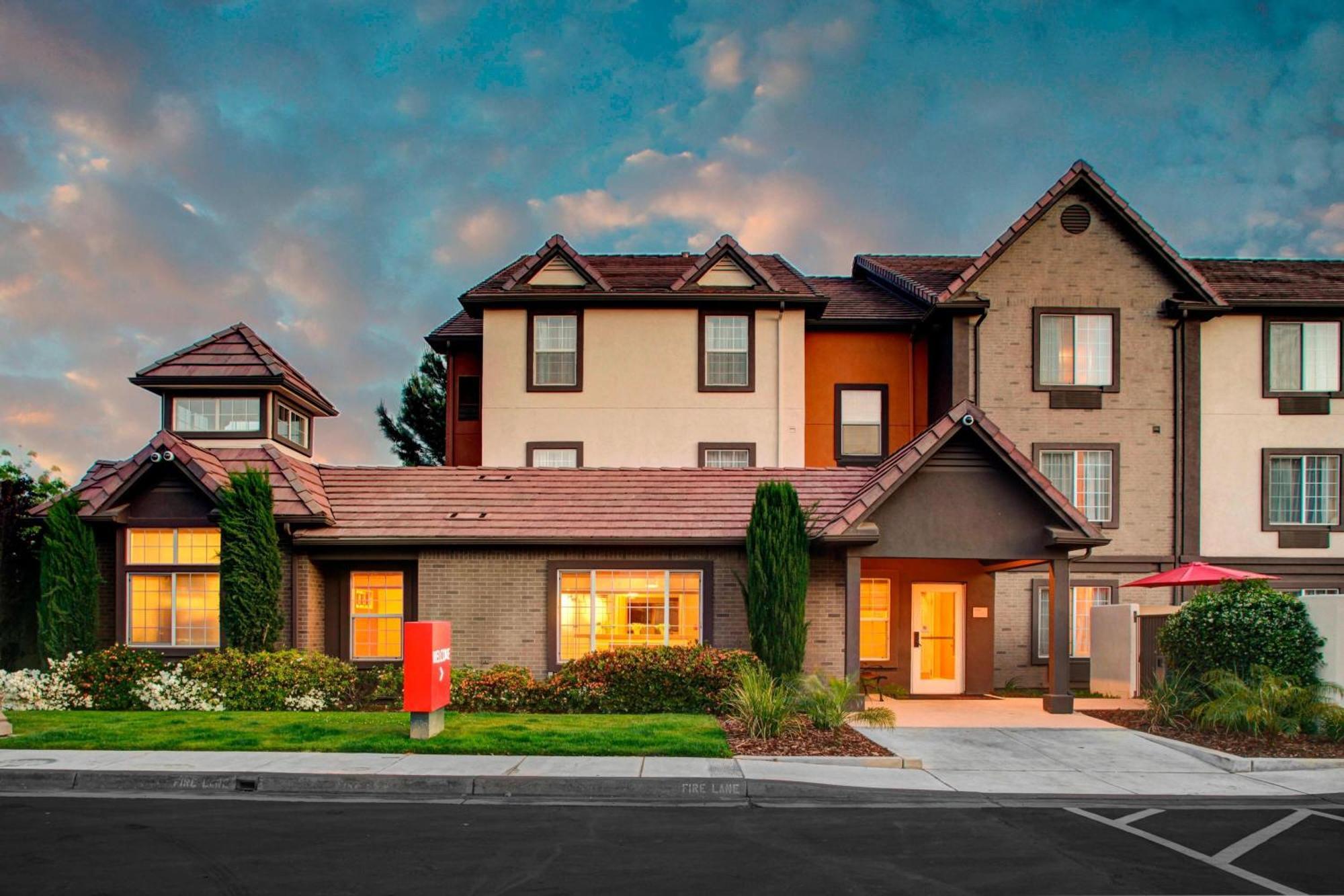 Towneplace Suites Fresno Buitenkant foto